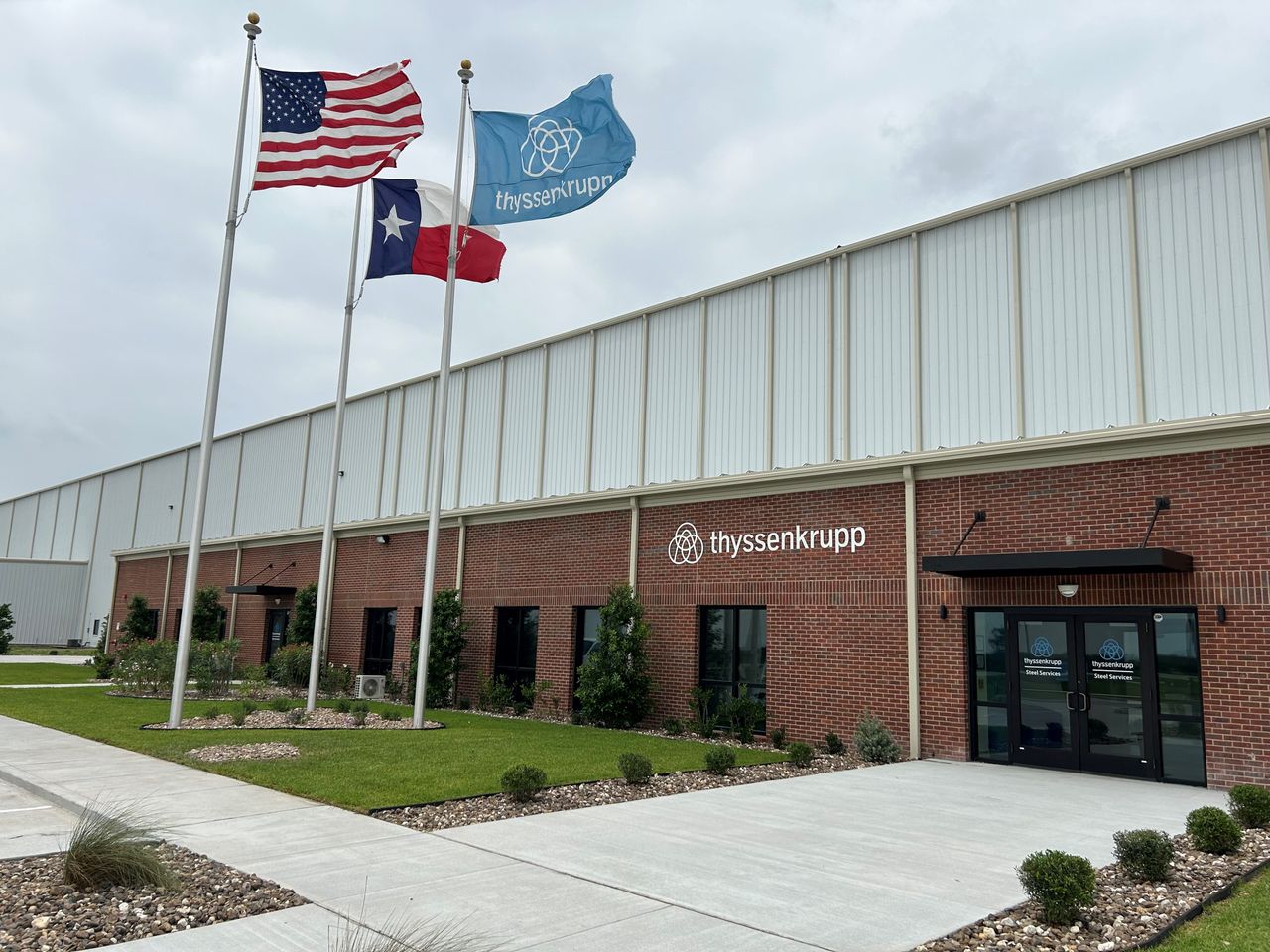 Neues Service-Center von thyssenkrupp Materials NA in Sinton Texas
